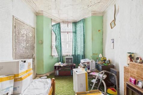 3 - Victorian House for Auction, Staple Hill.jpg