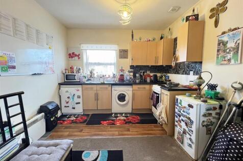 5 - Mixed-Use Investment for Auction, Kingswood.JP