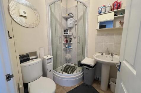 8 - Mixed-Use Investment for Auction, Kingswood.JP