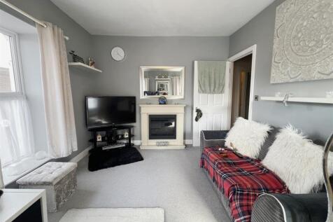 10 - Mixed-Use Investment for Auction, Kingswood.J