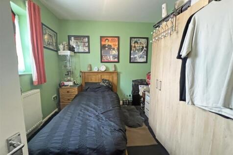 11 - Mixed-Use Investment for Auction, Kingswood.J