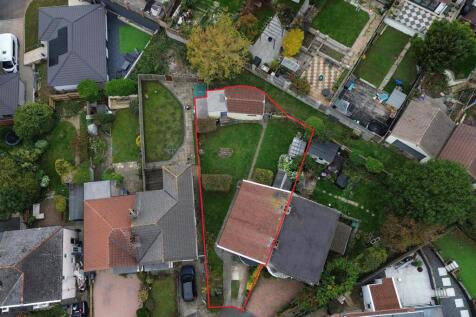 22 - Semi-detached House for Auction, Knowle.jpg