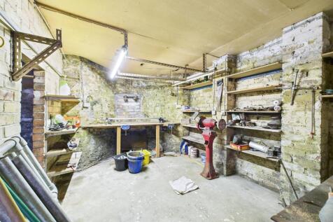 13 - 3-bedroom terraced house.jpg