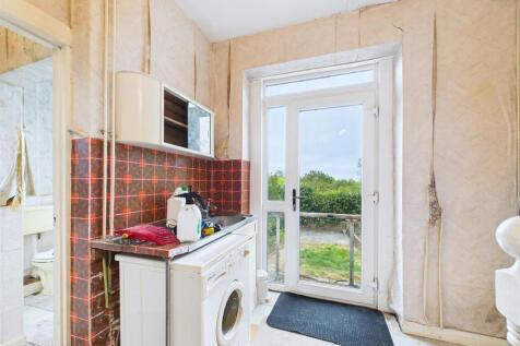 15 - 3-bedroom terraced house.jpg