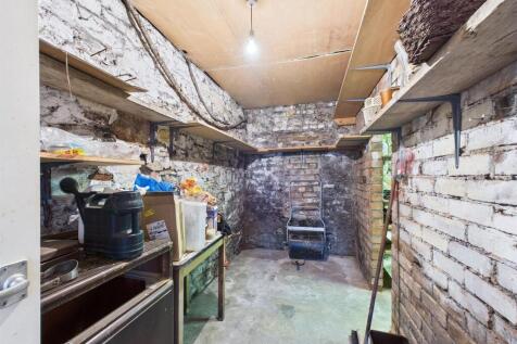 14 - 3-bedroom terraced house.jpg