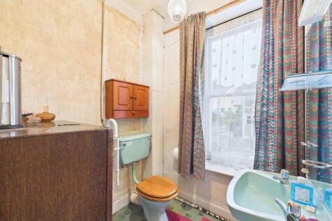 16 - 3-bedroom terraced house.jpg