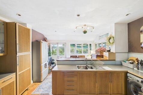 7 - Semi-detached House for Auction, Pill.jpg