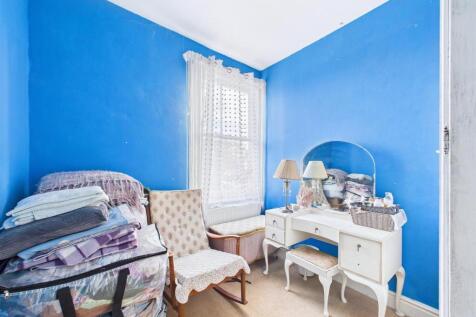 15 - Semi-detached House for Auction, Pill.jpg