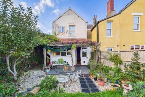 20 - Semi-detached House for Auction, Pill.jpg