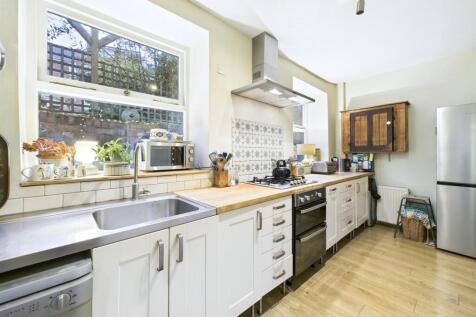 7 - 3 bedroom semi.jpg