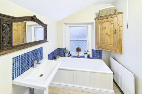 14 - 3 bedroom semi.jpg