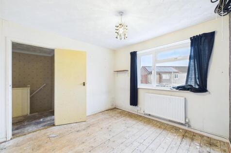 12 - 3-Bed Semi in Yate.jpg