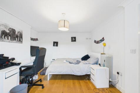 5 - Spacious Garden Flat for Auction, Kingswood.jp