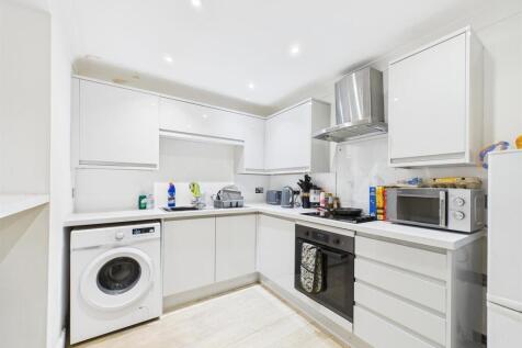 15 - Spacious Garden Flat for Auction, Kingswood.j