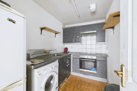 3 - Flat 99 The Maytrees.jpg