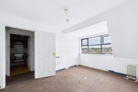 2 - Flat 99 The Maytrees.jpg