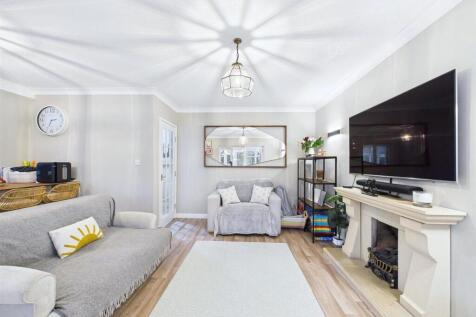 6 - 4 bedroom chalet bungalow.jpg