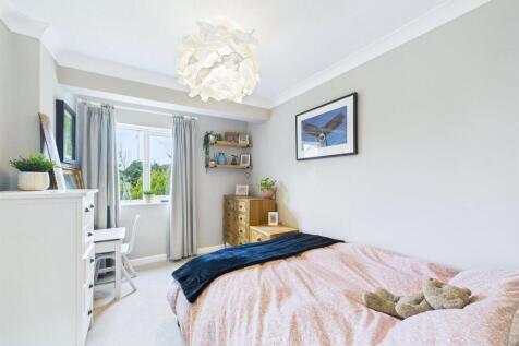 9 - 4 bedroom chalet bungalow.jpg