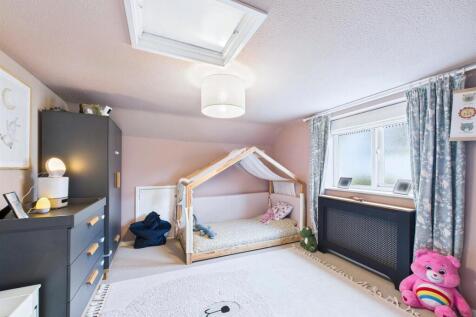 7 - 4 bedroom chalet bungalow.jpg