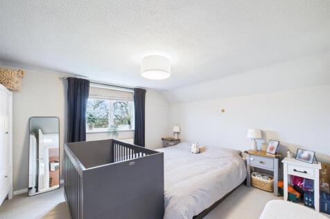 8 - 4 bedroom chalet bungalow.jpg