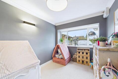 10 - 4 bedroom chalet bungalow.jpg