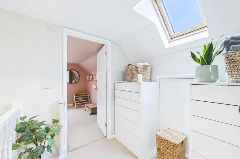 11 - 4 bedroom chalet bungalow.jpg