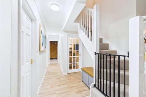 16 - 4 bedroom chalet bungalow.jpg