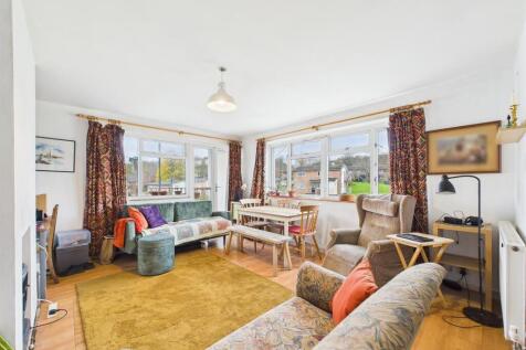 2 - Two Bedroom Flat for Auction, Lawrence Weston.