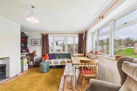 7 - Two Bedroom Flat for Auction, Lawrence Weston.
