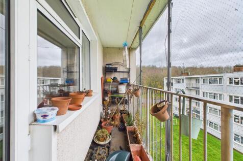 8 - Two Bedroom Flat for Auction, Lawrence Weston.