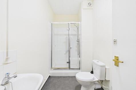 21 - Substantial Four Storey Building For Sale, So