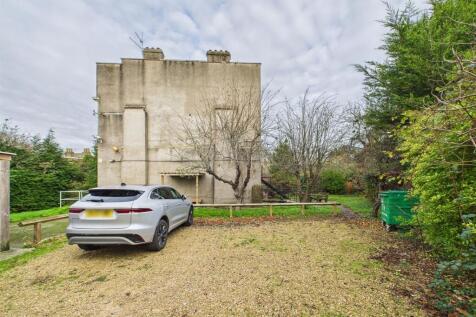 11 - Substantial Four Storey Building For Sale, So