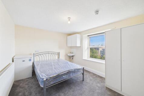 22 - Substantial Four Storey Building For Sale, So