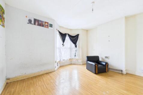 5 - 2 Bedroom House.jpg