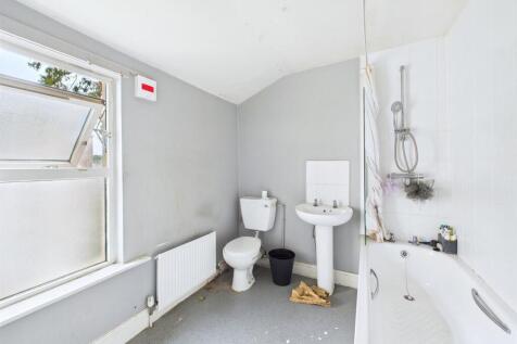 7 - 2 Bedroom House.jpg