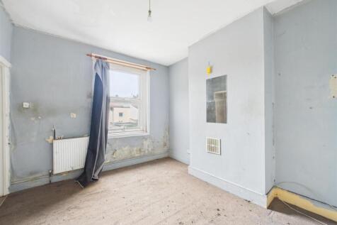 6 - 2 bedroom house.jpg