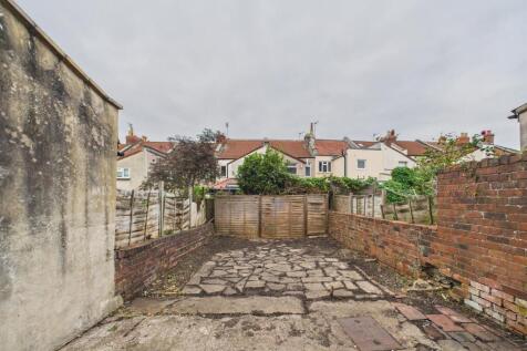 8 - 2 bedroom house.jpg