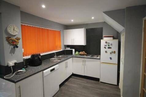 Kitchen 1.JPG