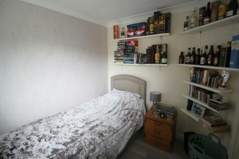 Bed 3.JPG