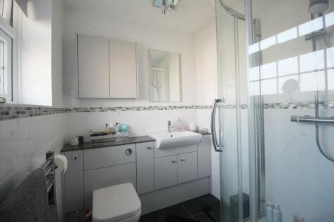 Ensuite.JPG