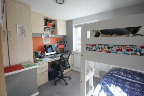 Bed 3.JPG