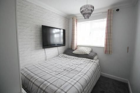 Bed3.JPG