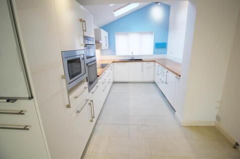 Kitchen.JPG