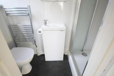 Ensuite.JPG
