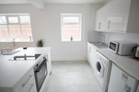 Kitchen 2.JPG