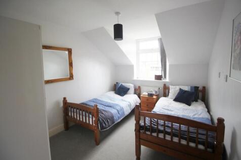 Bed 3.JPG