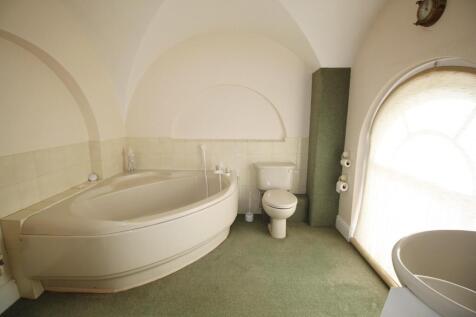 ensuite.JPG
