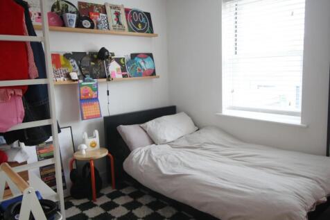 Bed 4.JPG