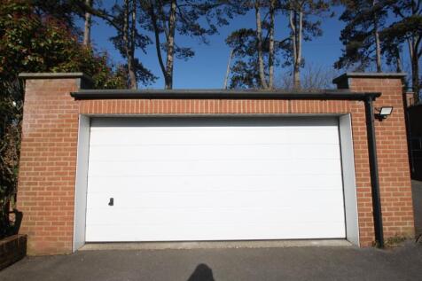 Double Garage.JPG