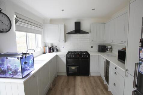 Kitchen 1.JPG